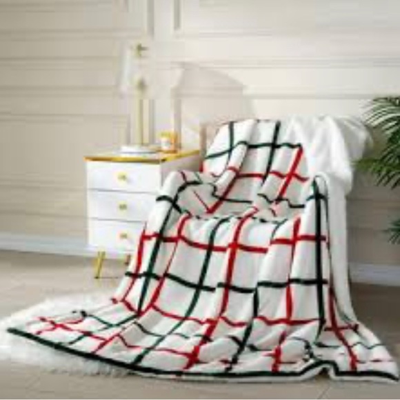 kmuset Other - Sherpa Fleece Blanket 59X49 Brand New